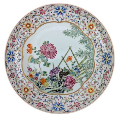 Lot 25 - QING DYNASTY GUANGXU FAMILLE ROSE CHARGER 清 光绪粉彩花鸟纹盘