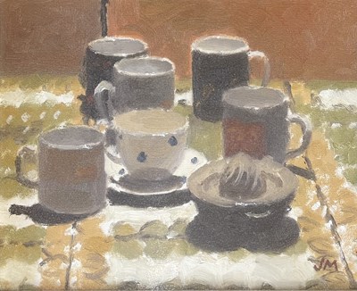 Lot 32 - JOHN MADDISON (B. 1952) - TABLE TOP STILL LIFE... - OIL ON BOARD