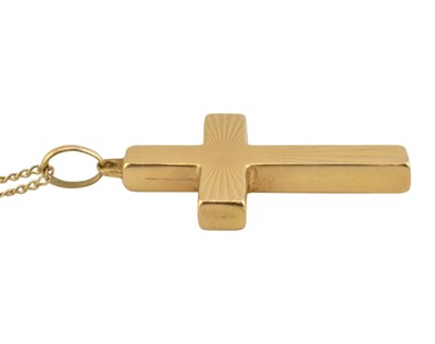 Lot 67 - HALLMARKED 9CT GOLD CROSS PENDANT NECKLACE