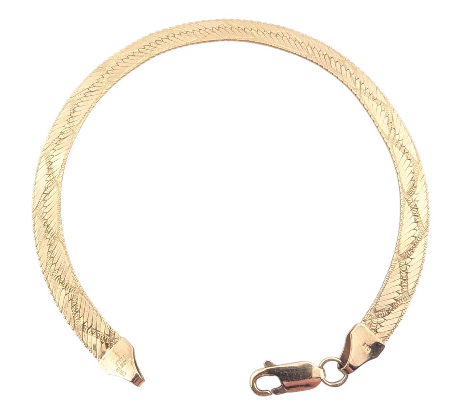 Lot 76 - ITALIAN FLAT LINK CHAIN BRACELET