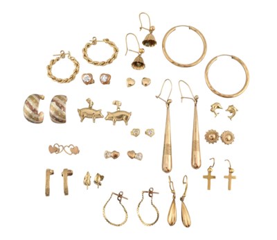Lot 101 - LARGE COLLECTION OF 9CT GOLD & YELLOW METAL EARRINGS