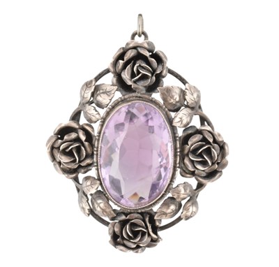 Lot 89 - ARTS & CRAFTS STERLING SILVER & AMETHYST NECKLACE PENDANT