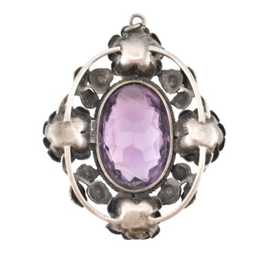 Lot 89 - ARTS & CRAFTS STERLING SILVER & AMETHYST NECKLACE PENDANT