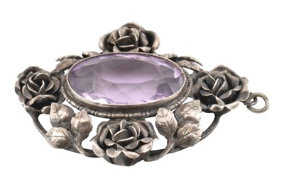 Lot 89 - ARTS & CRAFTS STERLING SILVER & AMETHYST NECKLACE PENDANT