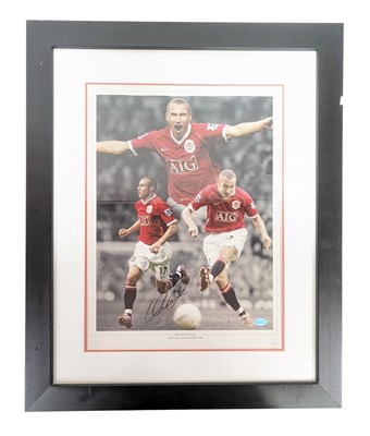 Lot 116 - FOOTBALL - HENRIK LARSSON - AUTOGRAPHED DISPLAY
