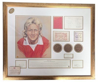 Lot 77 - FOOTBALL - DENIS LAW (D.2025) - FRAMED AUTOGRAPH DISPLAY
