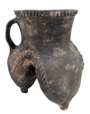 Lot 36 - CHINESE NEOLITHIC LONGSHAN CULTURE GREY POTTERY TRIPOD LI 龙山文化三足陶鬲/罐