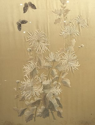 Lot 190 - LATE 19TH CENTURY /20TH CENTURY CHINESE HAND EMBROIDERY PANEL 清末 花鸟刺绣