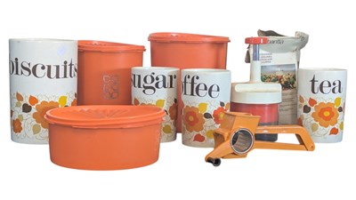 Lot 389 - KITCHENALIA - COLLECTION OF RETRO MID 20TH CENTURY STORAGE JARS & FOOD INSTRUMENTS