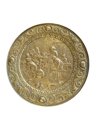 Lot 219 - LARGE ENGLISH EARLY 20TH CENTURY BRASS CHARGER