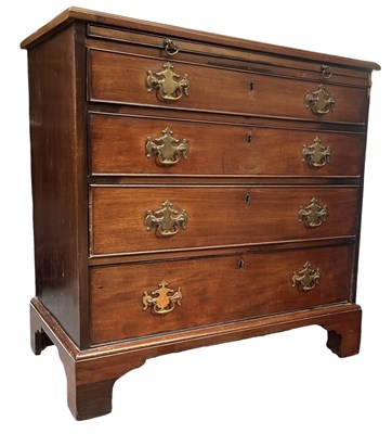 Lot 658 - GEORGE III BACHELORS MAHOGANY CHEST OF 4 DRAWERS