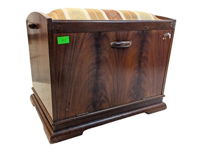 Lot 851 - VINTAGE 20TH CENTURY 1930S ART DECO FOOTSTOOL / SHOE CUPBOARD