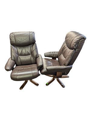 Lot 640 - PAIR OF CONTEMPORARY STRESSLESS LEATHER BROWN RECLINING ARMCHAIRS