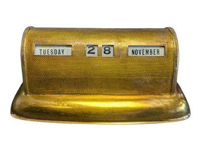 Lot 226 - MID CENTURY STRATTON GILT METAL PERPETUAL DESK CALENDAR
