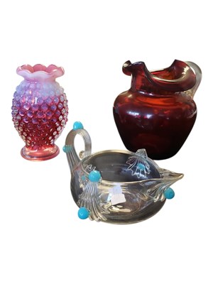 Lot 73 - 20TH CENTURY VASELINE GLASS VASE & TWO JUGS