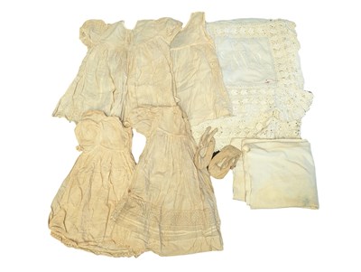 Lot 381 - EARLY 20TH CENTURY EDWARDIAN CHRISTENING GOWNS & MORE
