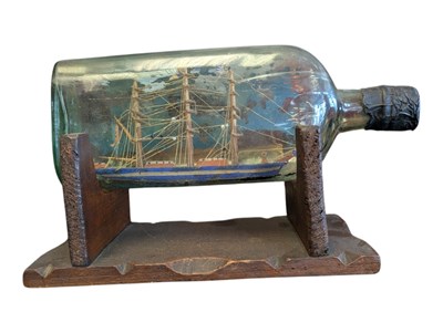 Lot 240 - EARLY 20TH CENTURY VINTAGE SHIP IN A GLASS BOTTLE