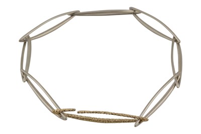 Lot 627 - SARAH PREISLER - HALLMARKED 9CT GOLD & SILVER NECKLACE