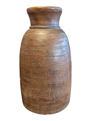 Lot 239 - EARLY 20TH CENTURY VINTAGE MANGO WOODEN TURNED VASE