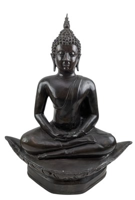 Lot 29 - LARGE THAI BRONZE FIGURE OF BUDDHA 泰 铜坐佛像