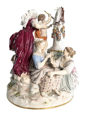 Lot 33 - MEISSEN LATE 19TH CENTURY PORCELAIN GROUP FIGURE OF THE SCHOOL OF LOVE