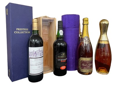 Lot 179 - FOUR ASSORTED BOTTLES OF LBV PORT, CHAMPAGNE, BOURBON & WINE