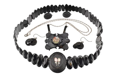Lot 537 - COLLECTION OF ANTIQUE JET MICROMOSAIC & PIETRA DURA JEWELLERY