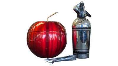 Lot 257 - DATDREAM, AUSTRALIA - RETRO STYLE CHERRY ICE BUCKET W/ SODA SYPHON