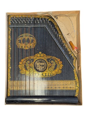 Lot 405 - 1950S GERMAN VALSONORA ZITHER SIX CHORD GUITAR FOLK STRING INSTRUMENT
