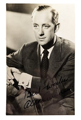 Lot 14 - ACTORS - SIR ALEC GUINNESS (1914-2000) - VINTAGE AUTOGRAPHED PHOTO