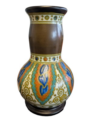 Lot 29 - EARLY 20TH CENTURY GOUDA HOLLAND COLLIER PATTERNED CERAMIC VASE