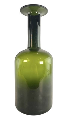 Lot 3 - OTTO BRAUER (1911-1984) FOR HOLMEGAARD, 'GULVVASE' - GREEN BOTTLE VASE