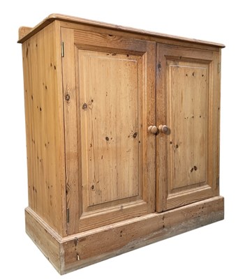 Lot 243 - COUNTRY PINE ANTIQUE REVIVAL CUPBOARD SIDEBOARD