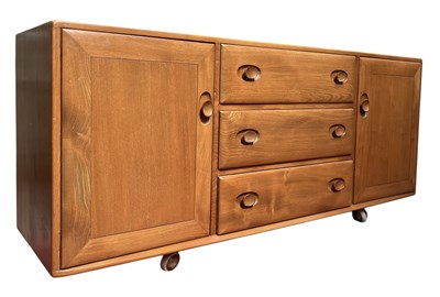 Lot 25 - ERCOL FURNITURE - MODEL 468 - MID CENTURY SIDEBOARD CREDENZA