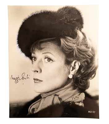 Lot 89 - ACTORS - DAME MAGGIE SMITH (D.2024) - VINTAGE SIGNED 8X10" PHOTOGRAPH