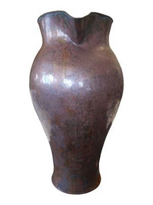 Lot 323 - EARLY 20TH CENTURY ARTS & CRAFTS COPPER JUG