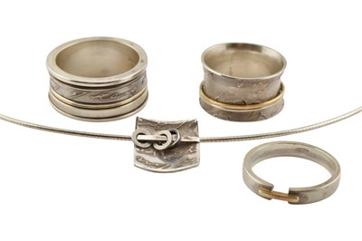 Lot 668 - SHONA CARNEGIE RINGS & NECKLACE