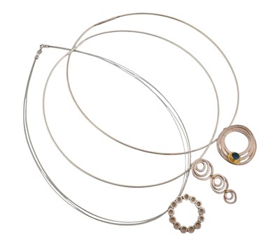 Lot 671 - COLLECTION OF THREE SILVER & WHITE METAL PENDANT NECKLACES