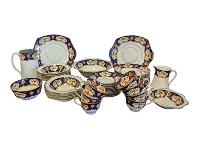 Lot 97 - ROYAL ALBERT - 20TH CENTURY BONE CHINA HEIRLOOM PATTERNED PART DINNER & TEA SERVICE