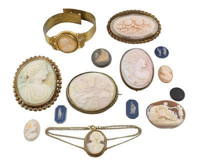 Lot 519 - COLLECTION OF VINTAGE & ANTIQUE CAMEO JEWELLERY