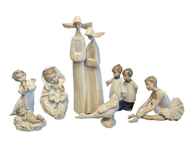 Lot 84 - LLADRO & NAO - COLLECTION OF LATE 20TH CENTURY PORCELAIN FIGURES