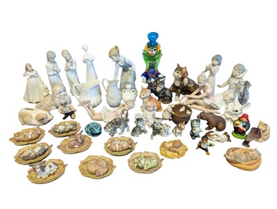 Lot 88 - LARGE COLLECTION OF 20TH CENTURY VINTAGE DECORATIVE FIGURES