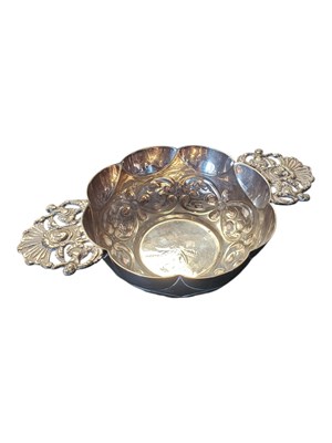 Lot 361 - HAMILTON & INCHES - 20TH CENTURY SCOTTISH SILVER PLATED QUAICH