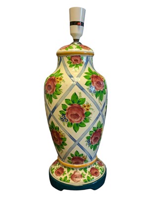 Lot 100 - EARLY 20TH CENTURY ROYAL BONN CERAMIC TABLE LAMP