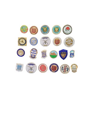 Lot 375 - COLLECTION OF VINTAGE BOWLING CLUB BADGES