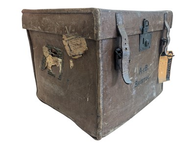 Lot 664 - MID CENTURY TRAVEL SUITCASE