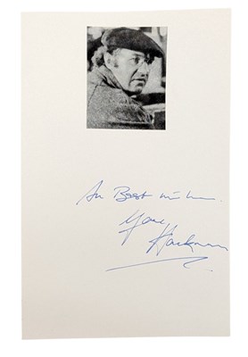 Lot 131 - ACTORS - GENE HACKMAN (D.2025) - AUTOGRAPH ON CARD