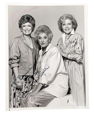Lot 135 - THE GOLDEN GIRLS (TV SERIES) - RARE FULL CAST SIGNED PRESS PHOTO