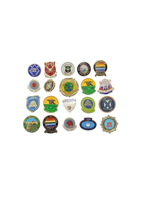 Lot 385 - COLLECTION OF VINTAGE BOWLING CLUB BADGES