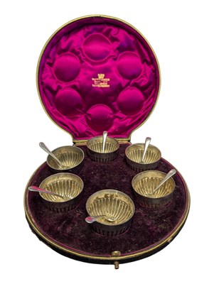 Lot 397 - MAPPIN & WEBB - 20TH CENTURY PRINCES SILVER PLATE SALTS & CRUET SET